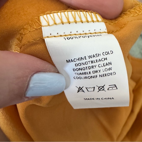 NWT Gold Satin High Neck Blouse - Picture 5 of 6